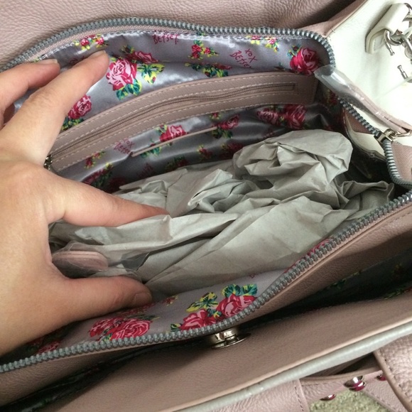 Betsey Johnson studded bow quilted satchel bag - Picture 6 of 8